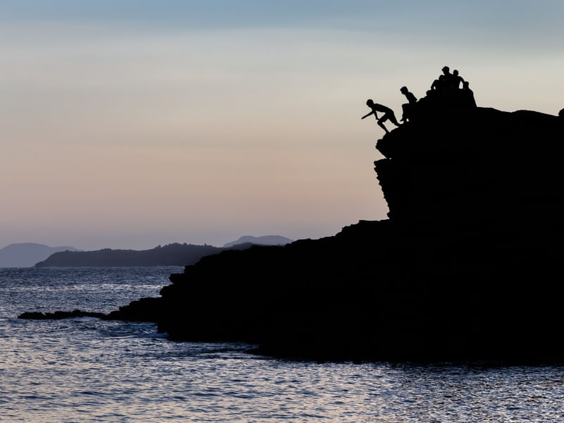 SOBRE A PEDRA - APONTAR