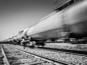 VELOCIDADE SOBRE TRILHOS