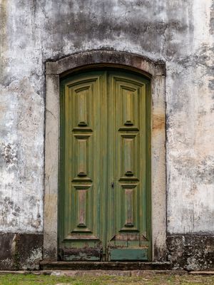 PORTA ANTIGA EM OURO PRETO