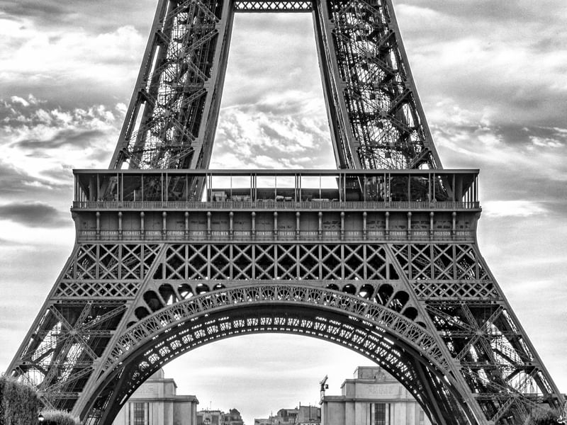 TORRE EIFFEL - UM OLHAR DIFERENTE