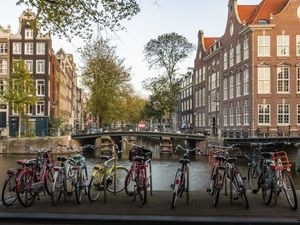 BICICLETAS EM AMSTERDAM