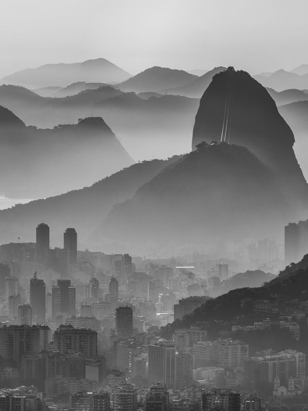 TRÍPTICO 02 : PÃO DE AÇÚCAR SOB A NÉVOA