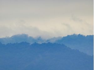 MONTANHAS E NUVENS 00