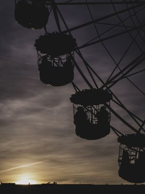 FIM DE TARDE COM PÔR DO SOL NA RODA GIGANTE