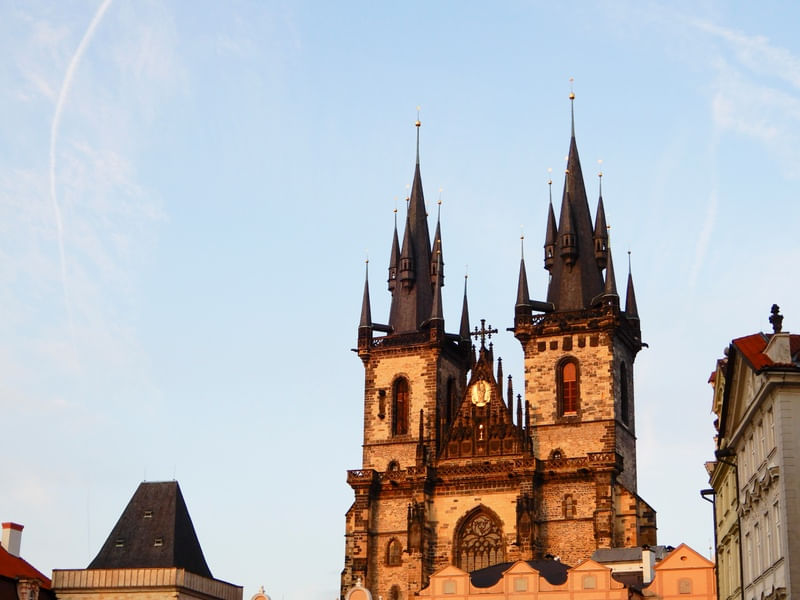 IGREJA DA NOSSA SENHORA EM FRENTE DE TÝN (PRAGA, REPÚBLICA TCHECA)