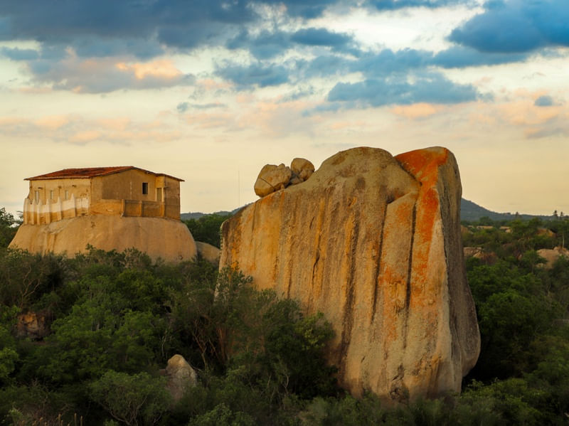 LA NA CASA DA PEDRA