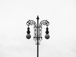 ILUMINA PRAGA - UM
