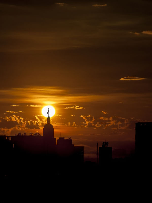 PÔR DO SOL NO FAROL SANTANDER