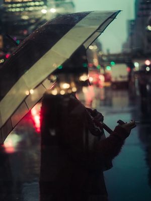 FUMANDO NA CHUVA
