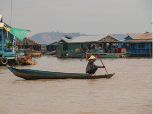 FLOATING LIFE IN CAMBOJA