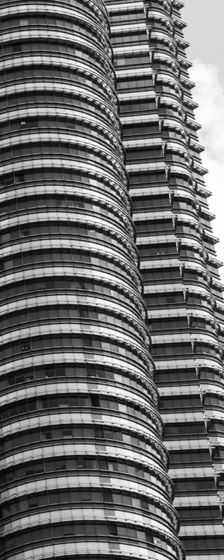 PETRONAS EM PRETO E BRANCO