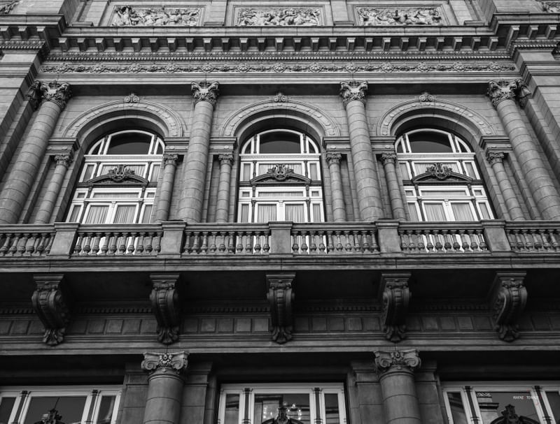 FACHADA DE LINDO PRÉDIO ANTIGO
