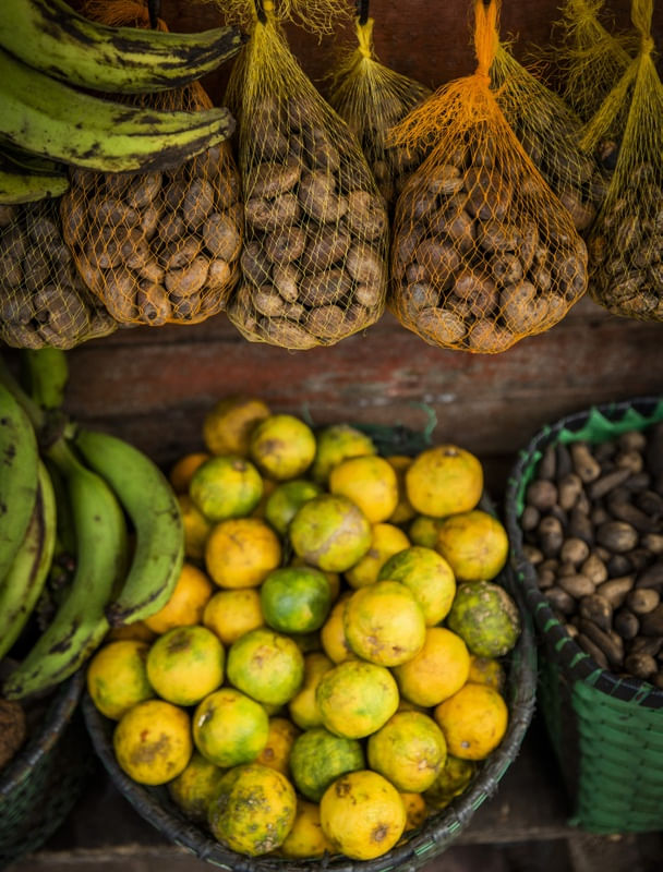 FRUTAS EM MERCADO DE RUA