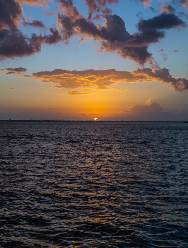 POR DO SOL EM RIO AMAZÔNICO II