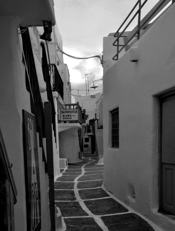 MYKONOS_STRRET_1