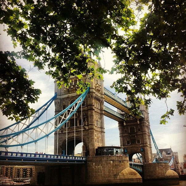 LONDON BRIDGE