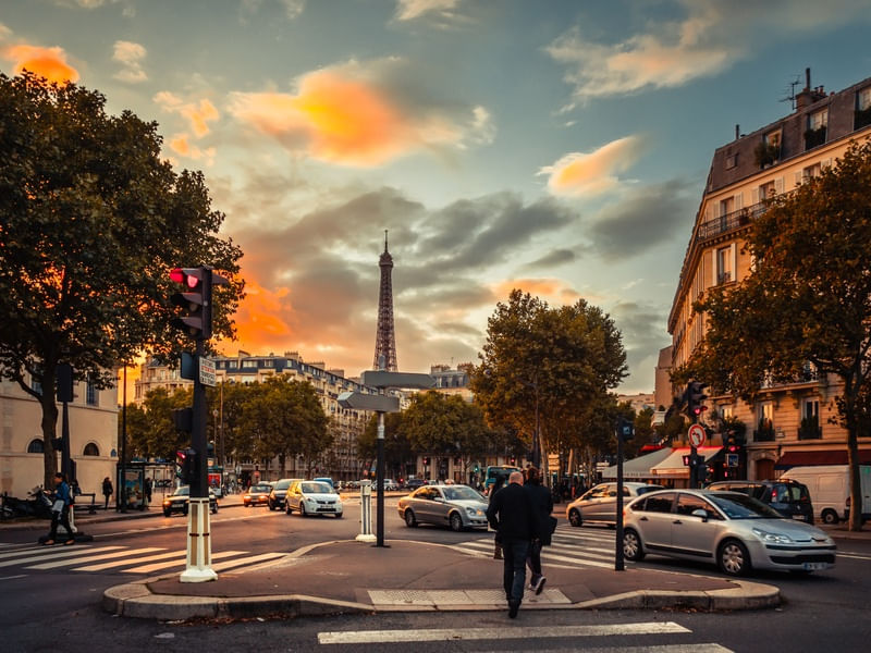 CAMINHANDO EM PARIS