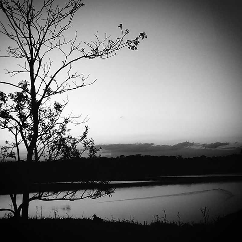 LAGOA AO ENTARDECER
