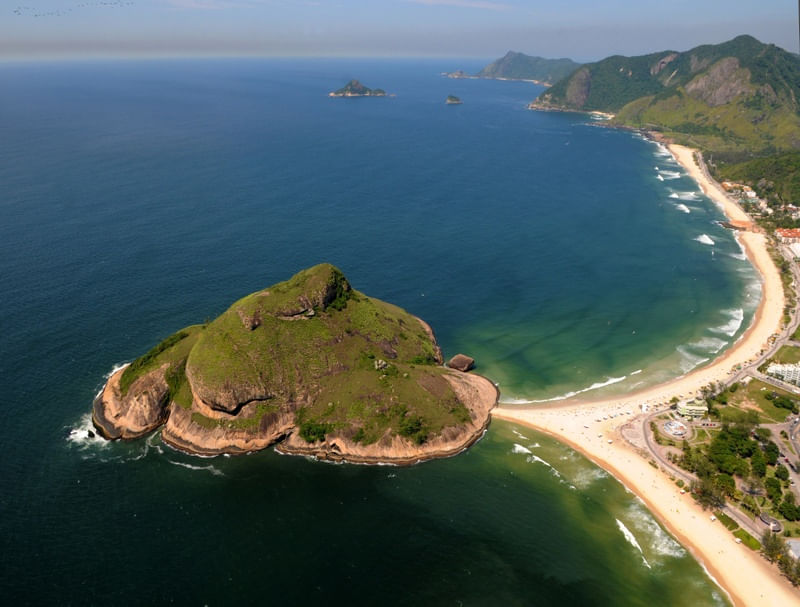 VISTA AÉREA DO LITORAL E DA PEDRA DO RECREIO