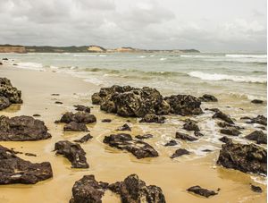 PEDRAS, AREIA E MAR I