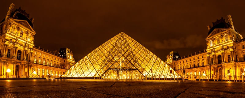 PARIS, LOUVRE E LUZES