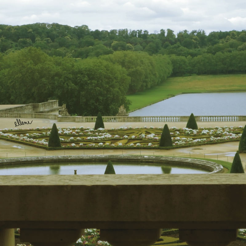 VERSAILLES