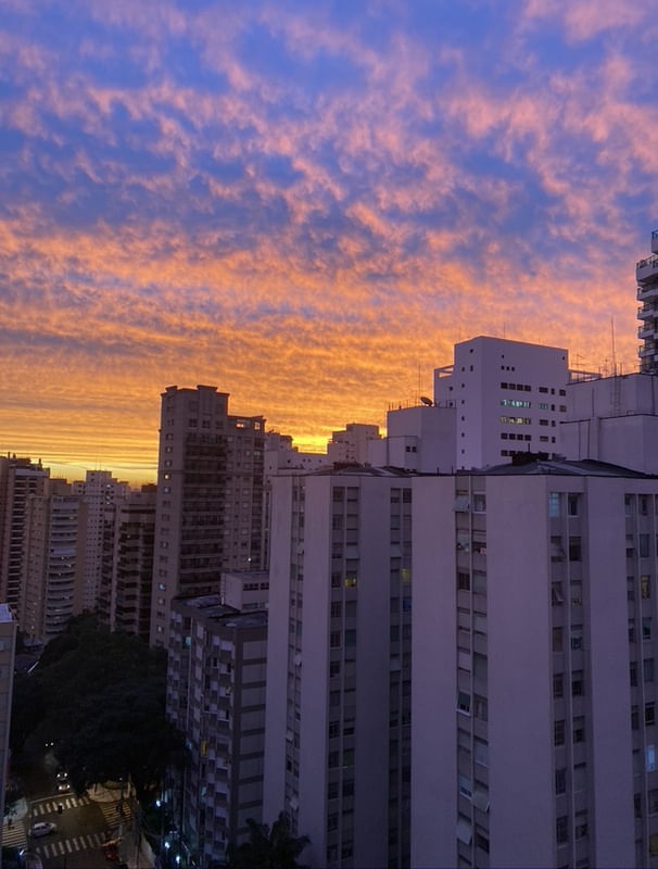EXPLOSÃO DE CORES NO CÉU DE SÃO PAULO