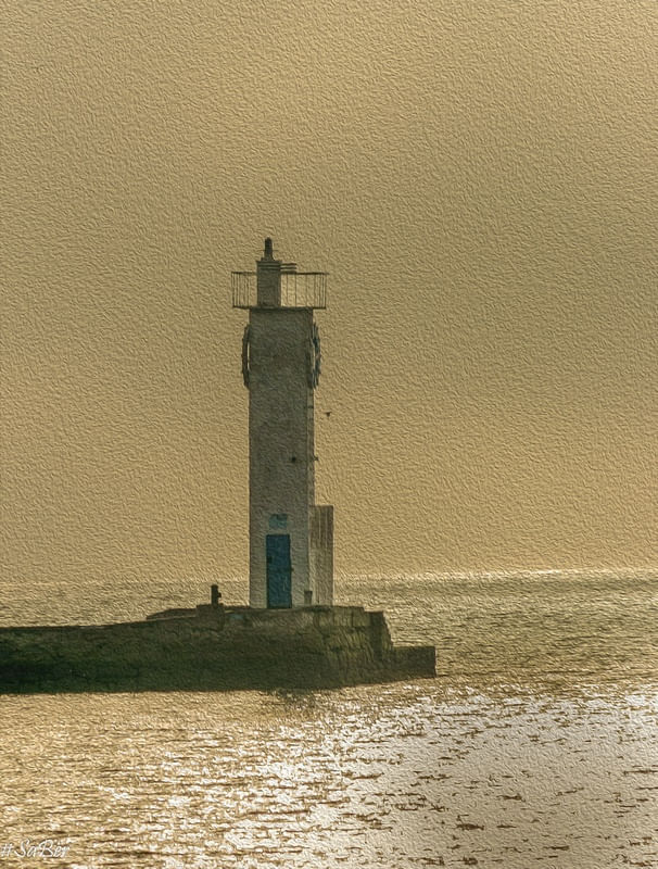 FAROL DOURADO