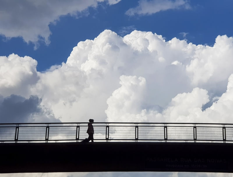 CAMINHO ENTRE NUVENS