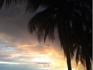 UM PÔR DO SOL NO PARAÍSO