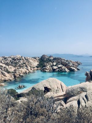 PARAÍSO ENTRE ROCHAS