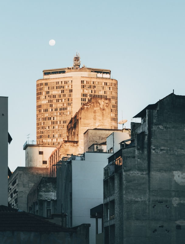 EDIFÍCIO ITÁLIA AO ENTARDECER