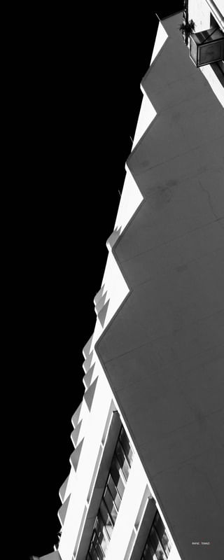 ARQUITETÔNICA GEOMÉTRICA EM PRETO E BRANCO