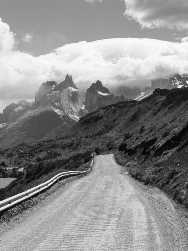 ESTRADA EM TORRES DEL PAINE - P&B