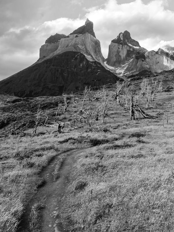 TRILHA EM TORRES DEL PAINE - P&B LL