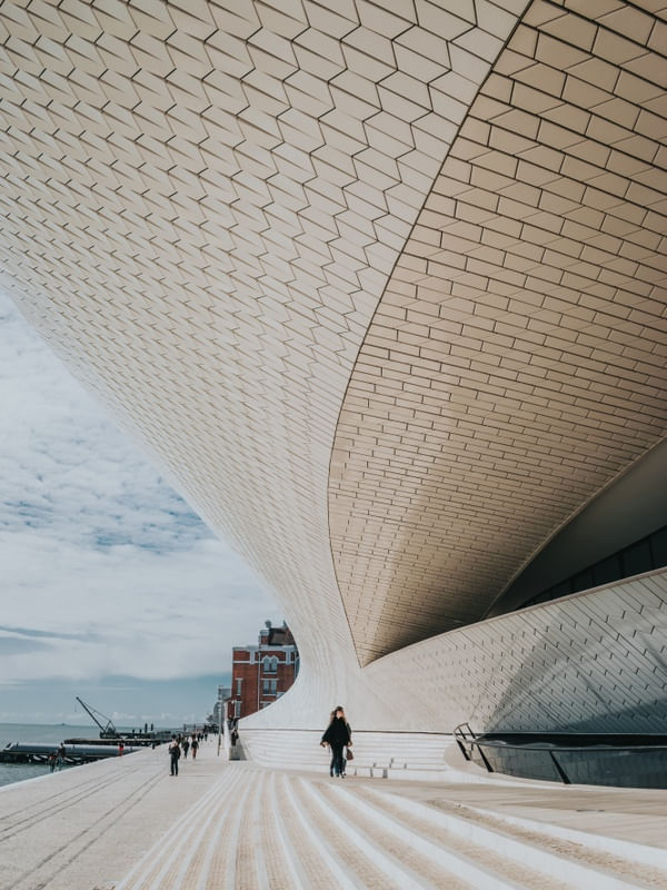 MODERN CURVES