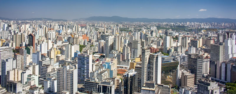 HORIZONTE EM DIA ENSOLARADO