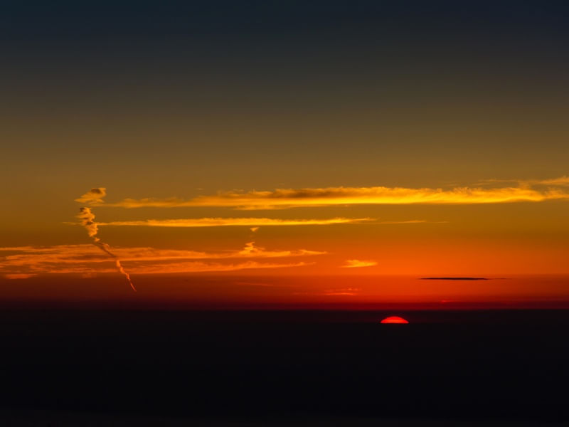 INFLIGHT SUNSET