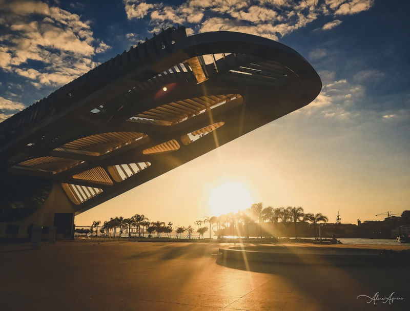AMANHECER NO MUSEU