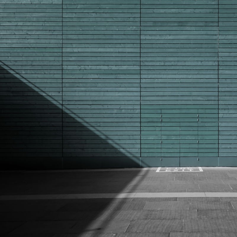 MINIMAL WALL