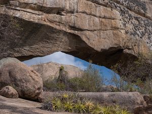 O CÉU E A PEDRA.