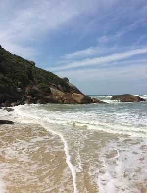 O ENCONTRO DO MAR COM A AREIA