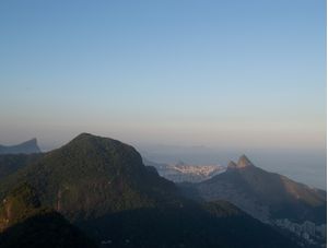 MORRO DOIS IRMÃO AO ENTARDECER