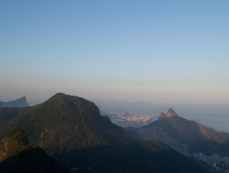 MORRO DOIS IRMÃO AO ENTARDECER