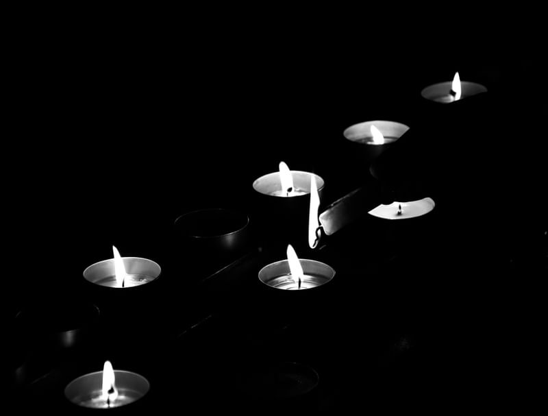 VELAS QUE POUCO ILUMINAM