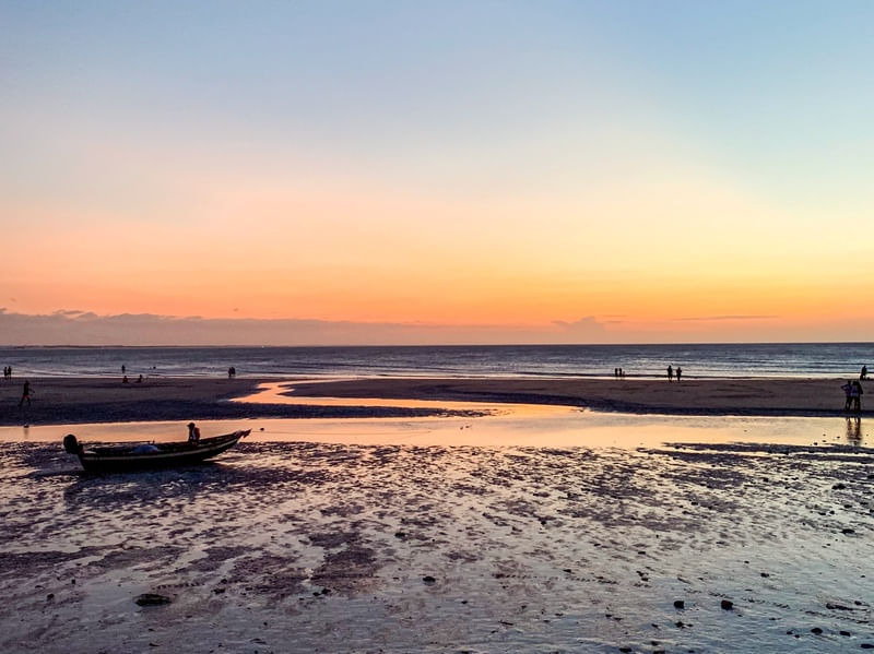 PÔR DO SOL À BEIRA MAR DE JERI