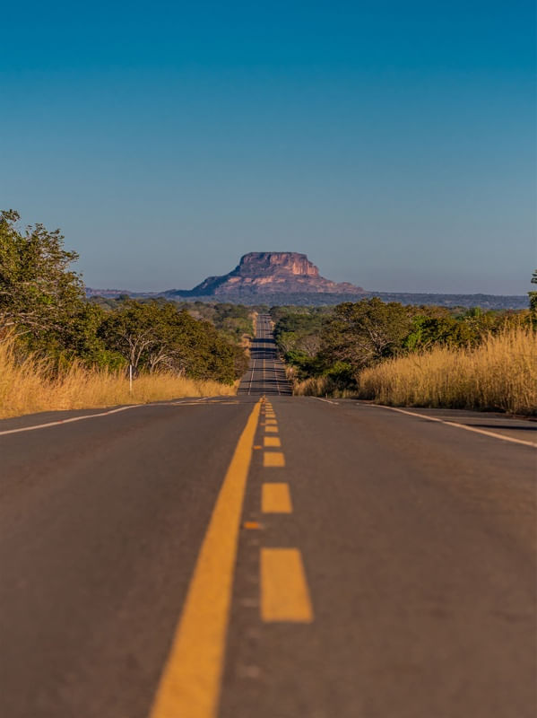DOS BENEFÍCIOS DE BOTAR O PÉ NA ESTRADA. CHAPADA DAS MESAS