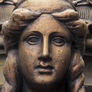 FACE DA ESTÁTUA - QUADRADA