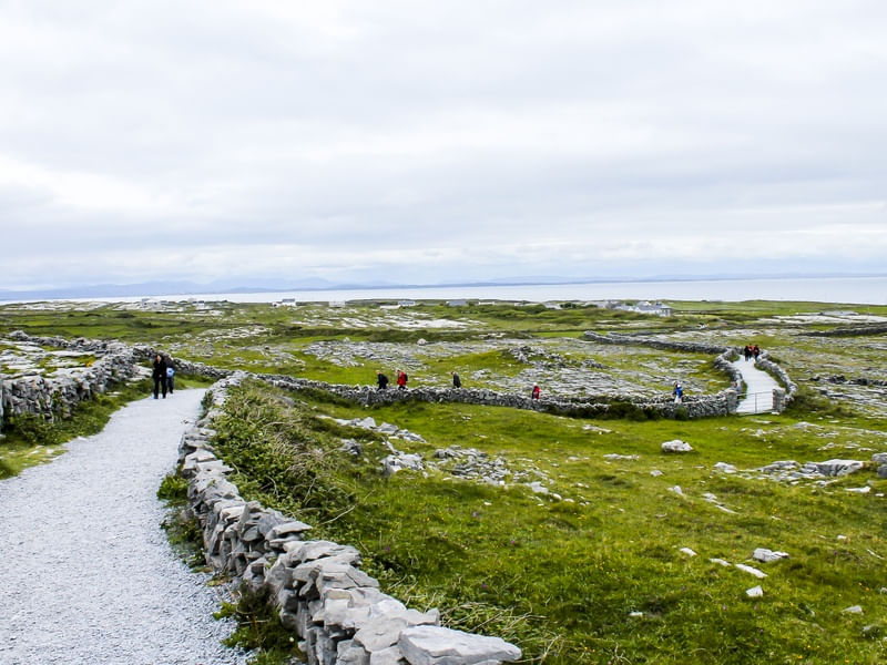 CAMINHO EM ARAN ISLANDS IRLANDA