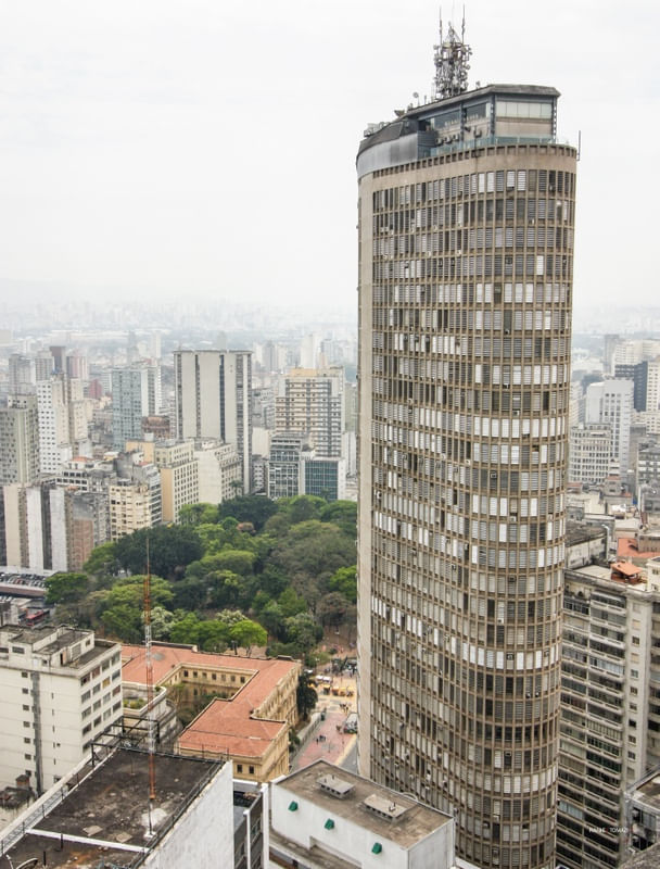 TERRAÇO ITÁLIA EM DIA POLUÍDO